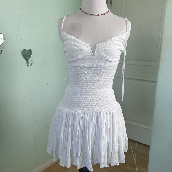 Isabelle’s Cabinet White Ruffle Beach Girl Next Door Summer White Dress - Picture 6 of 7